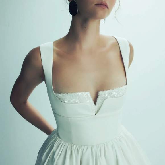 NAZLICEREN Leanne Satin Mini Dress in Lily White Bridal - Picture 2 of 11